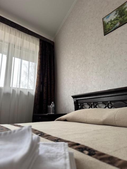 Charivna Taistra Bed and Breakfast Brovary Eksteriør billede