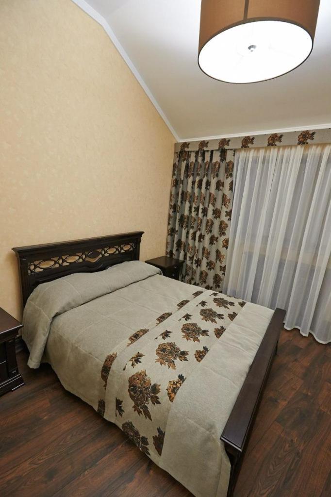 Charivna Taistra Bed and Breakfast Brovary Eksteriør billede
