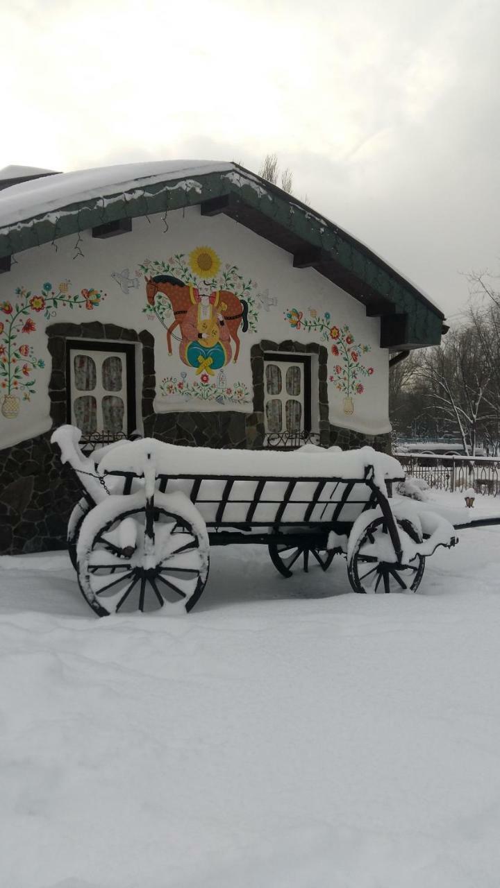 Charivna Taistra Bed and Breakfast Brovary Eksteriør billede